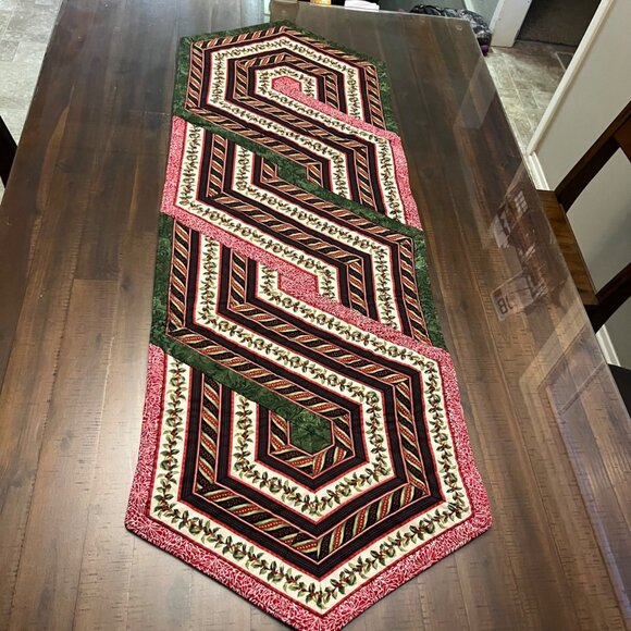 Handmade Christmas Table Runner 19x57 Holiday Decor Used Quilted Reversible - Picture 11 of 16